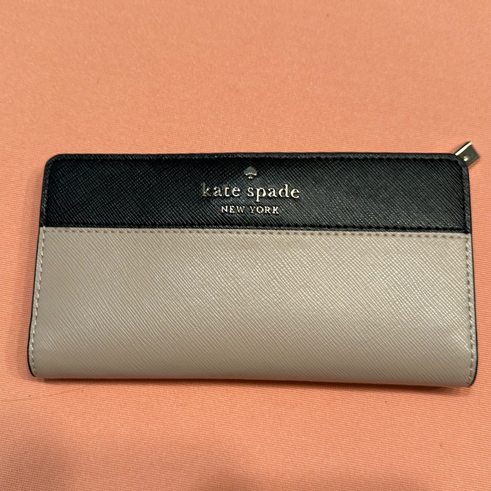 New Kate Spade Leather Wallet.
